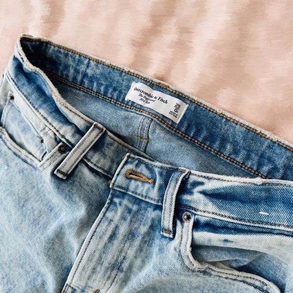 Abercrombie & Fitch Mid-Rise Boyfriend Jeans - Unworn - Size 25 - Picture 7 of 9